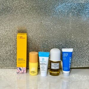 5 for $25 item 🌺 Mini Skincare Set